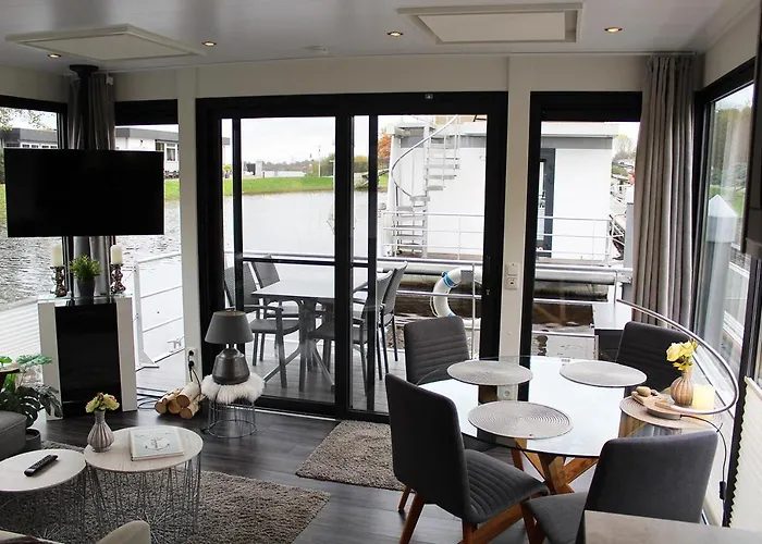 Hausboot In Hotel Bad Bederkesa
