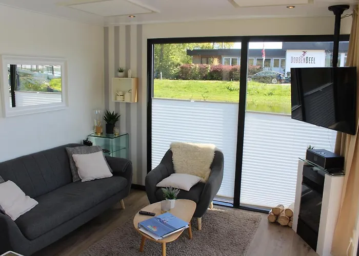 Hausboot In * Bad Bederkesa