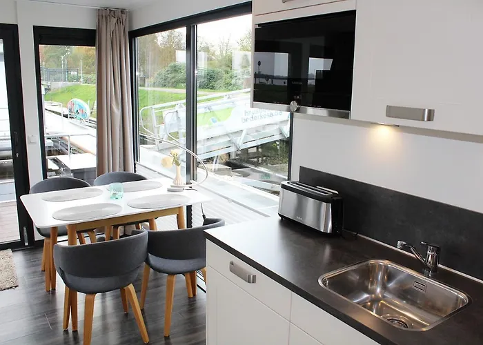 Hausboot In Hotel Bad Bederkesa