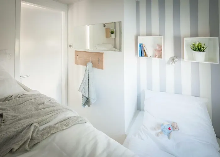 Hotel Hausboot In Bad Bederkesa